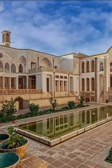 خانه و هتل تاریخی منوچهری کاشان